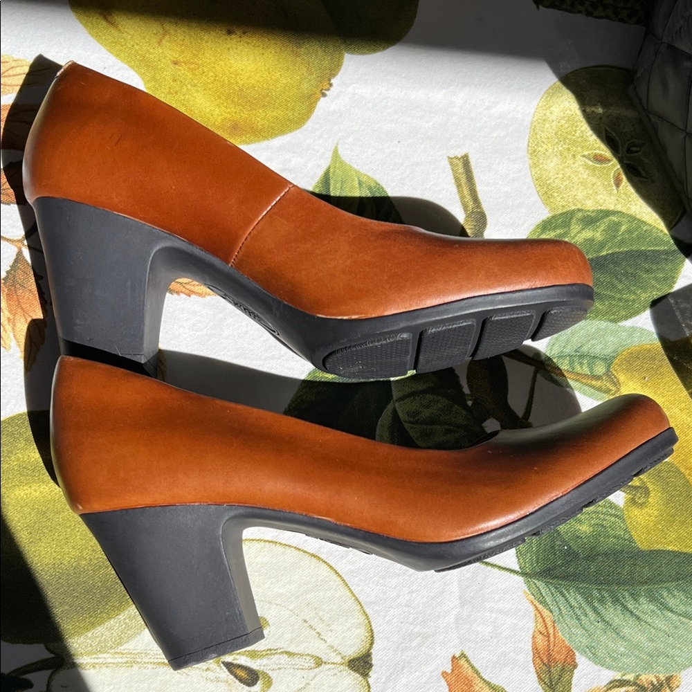 Sofft Comfort Pumps Brown Leather Heels 9.5 NIB - Picture 3 of 5